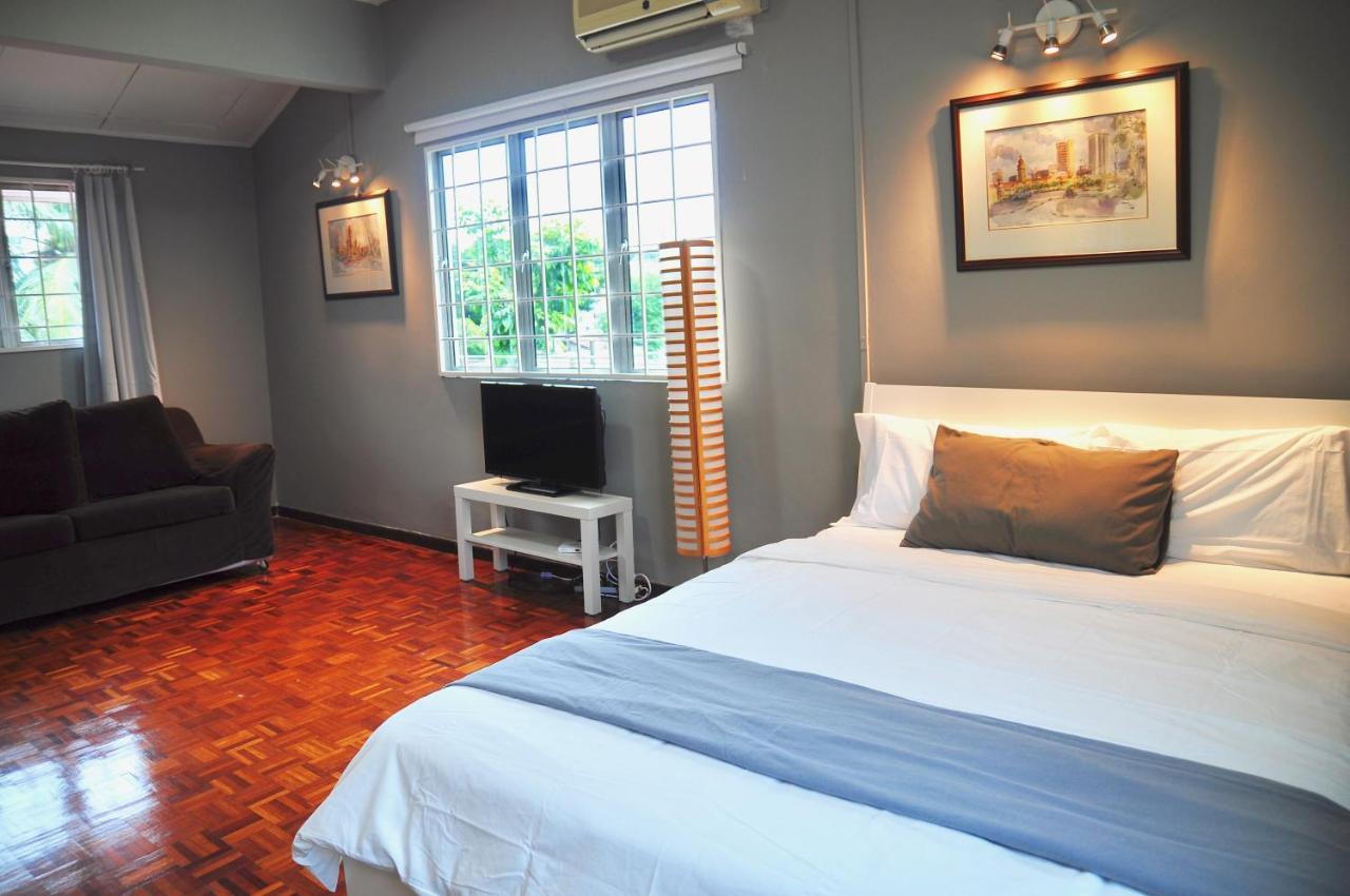 Grayhaus Spacious Bungalow & Garden Villa - Ss3 Petaling Jaya, Near Sunway - Stay Only No Events エクステリア 写真