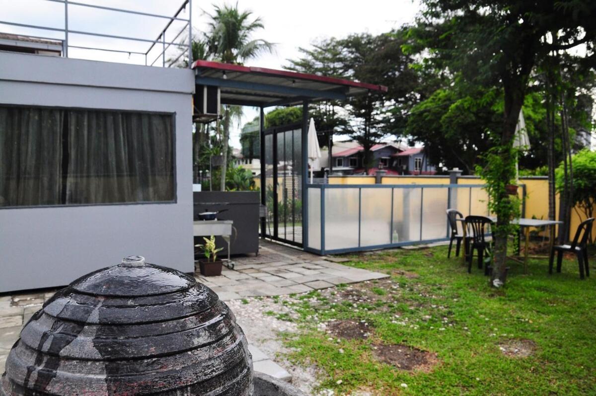 Grayhaus Spacious Bungalow & Garden Villa - Ss3 Petaling Jaya, Near Sunway - Stay Only No Events エクステリア 写真