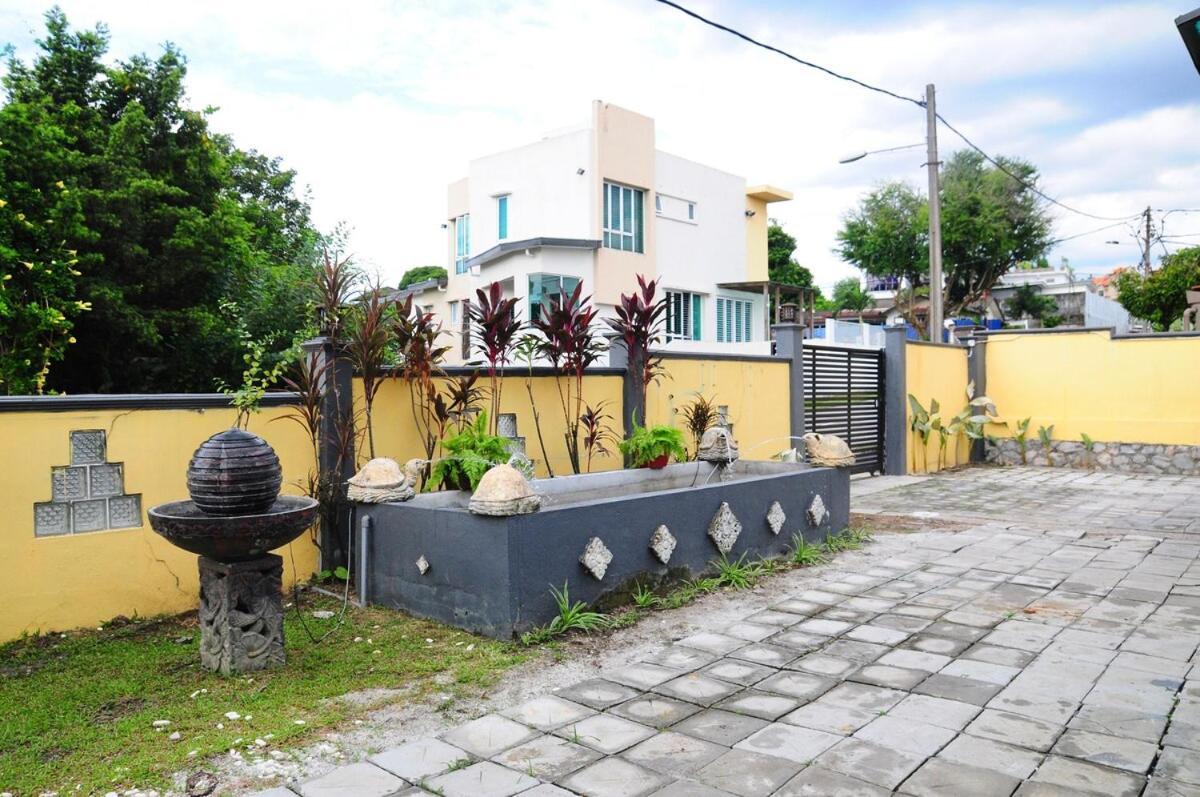 Grayhaus Spacious Bungalow & Garden Villa - Ss3 Petaling Jaya, Near Sunway - Stay Only No Events エクステリア 写真